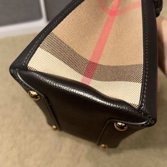 Burberry Baby Banner Black Handbag - Picture 7 of 12
